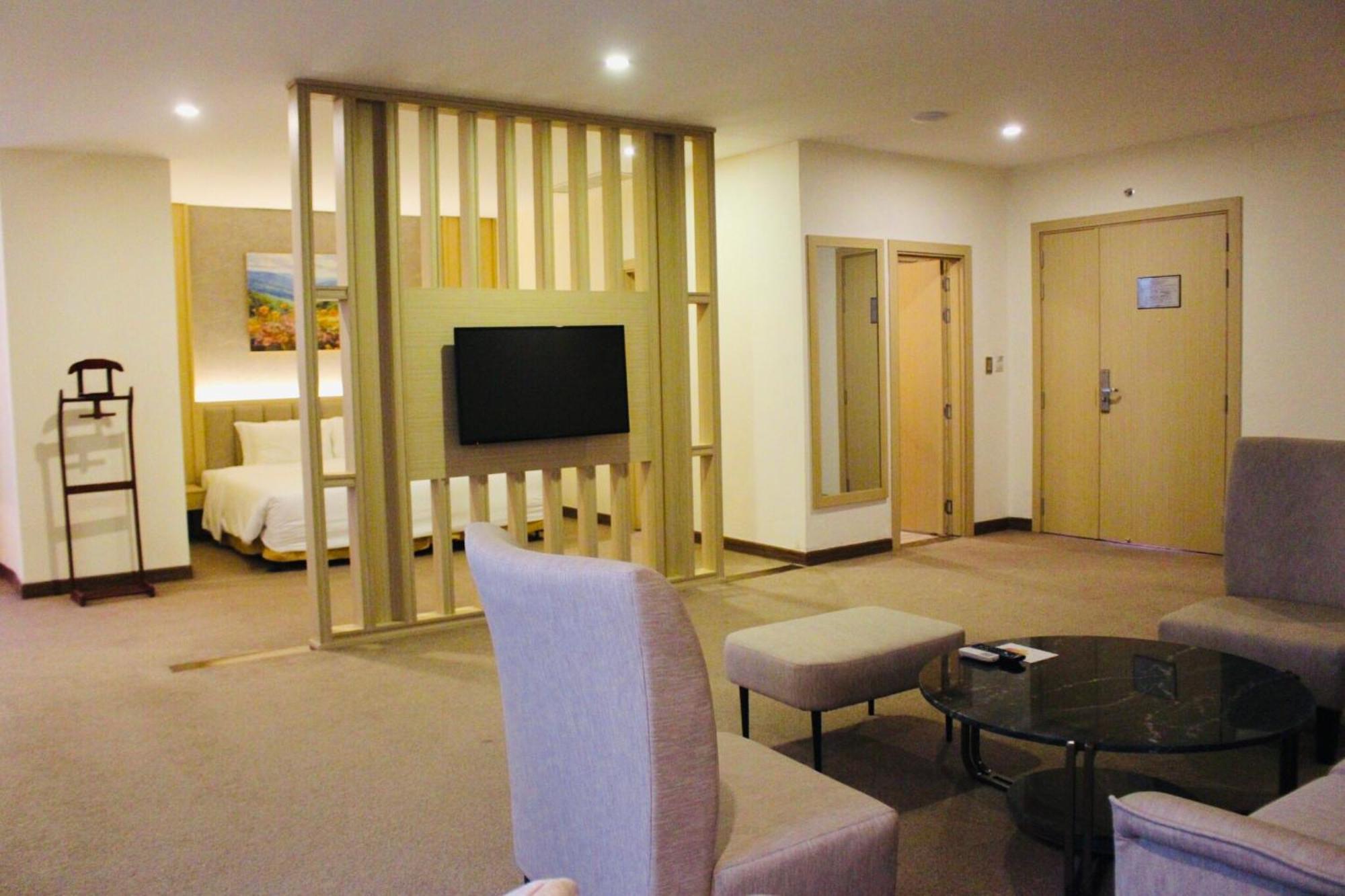Muong Thanh Grand Quang Tri Hotel Kültér fotó